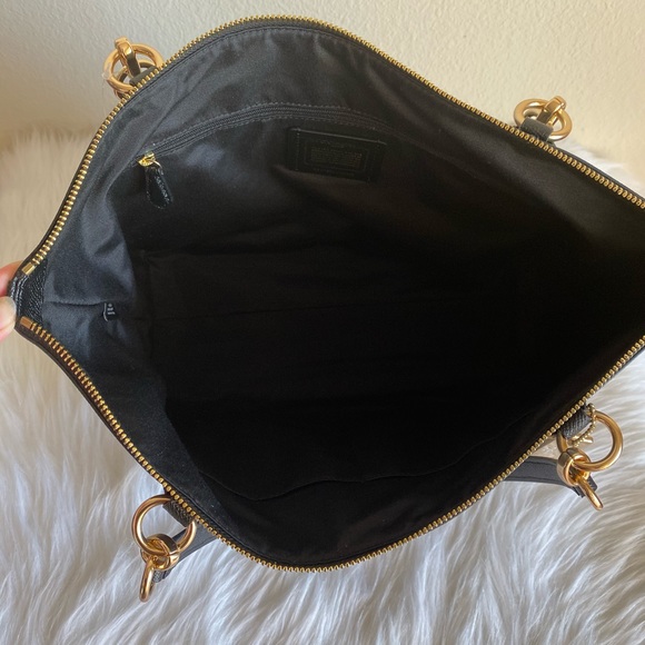 Coach - Picture 3 of 8